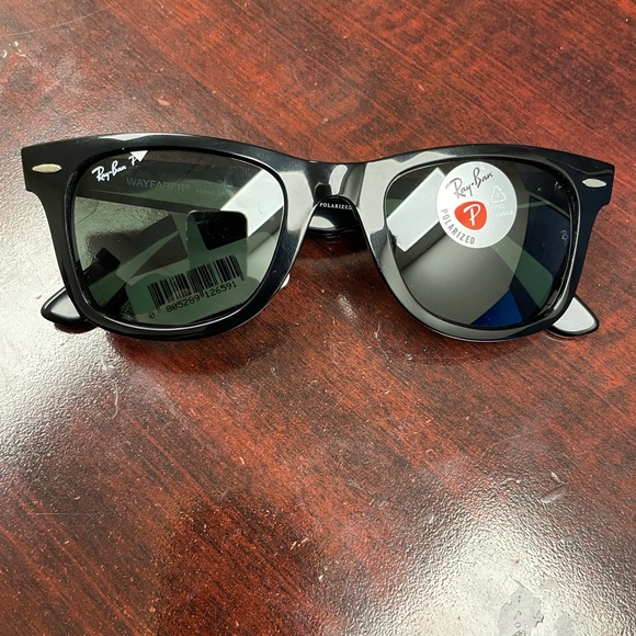 NWT Ray-Ban classic wayfarer polarized sunglasses - Picture 2 of 4